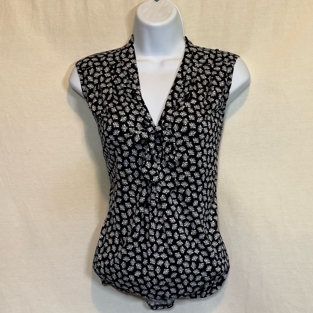 H-82 Max Studio Black & White Sleeveless Pullover Summer Blouse Size L